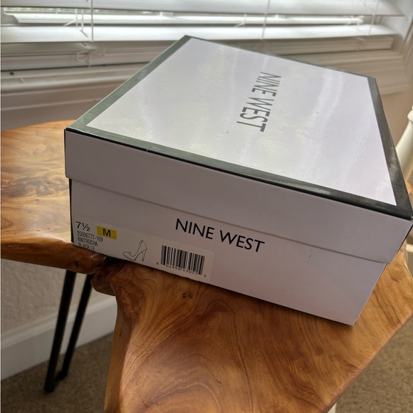 Nine West - Black Leather Closed Toe Heels - Picture 2 of 4